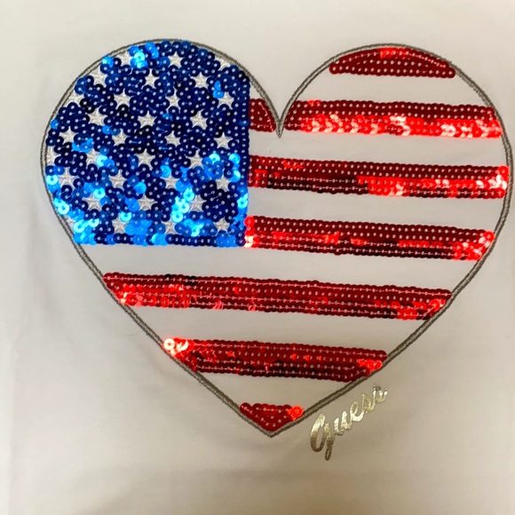 ❤️Guess T-shirt❤️ - Picture 3 of 7